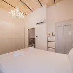 La Pupa Coi Baffi - Edificio Storico In Centro Appartamento Conversano