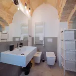La Pupa Coi Baffi - Edificio Storico In Centro