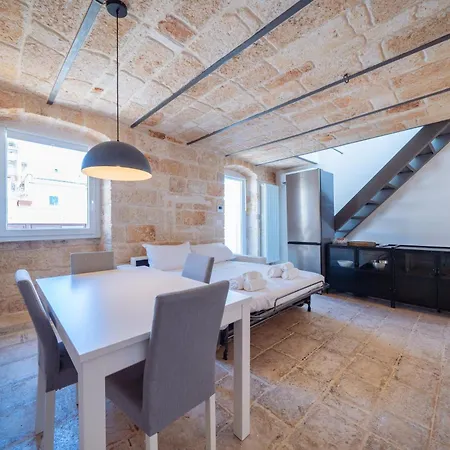 La Pupa Coi Baffi - Edificio Storico In Centro * Conversano