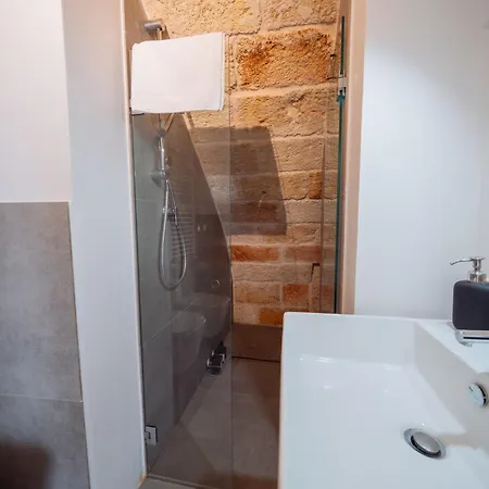 La Pupa Coi Baffi - Edificio Storico In Centro Appartamento