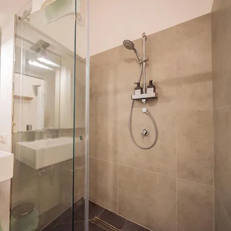 La Pupa Coi Baffi - Edificio Storico In Centro *