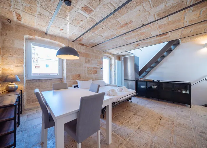 La Pupa Coi Baffi - Edificio Storico In Centro * Conversano