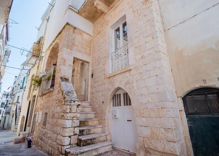 La Pupa Coi Baffi - Edificio Storico In Centro Conversano