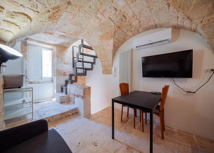 La Pupa Coi Baffi - Edificio Storico In Centro Conversano