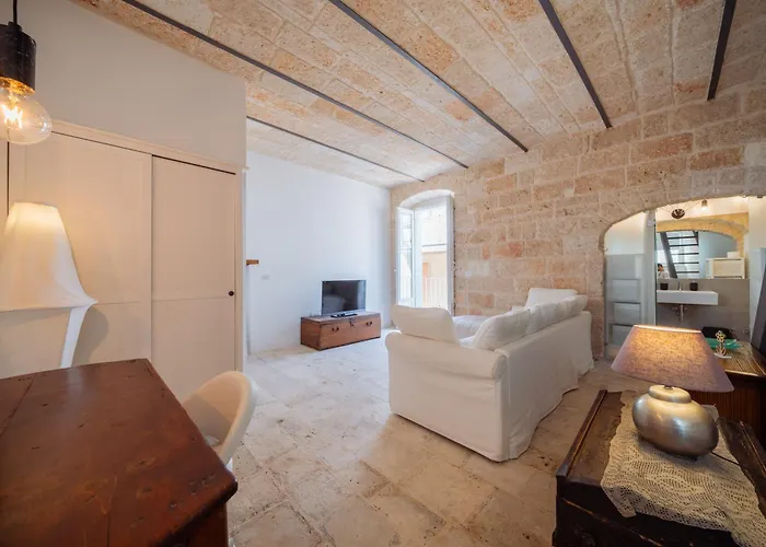 La Pupa Coi Baffi - Edificio Storico In Centro * Conversano